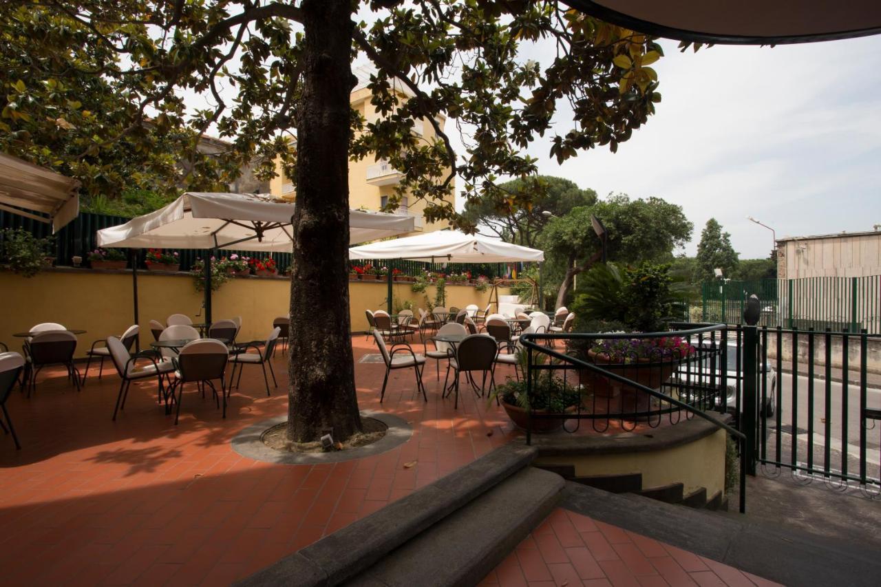 Hotel Villa Serena 카스텔라마레디스타비아 외부 사진