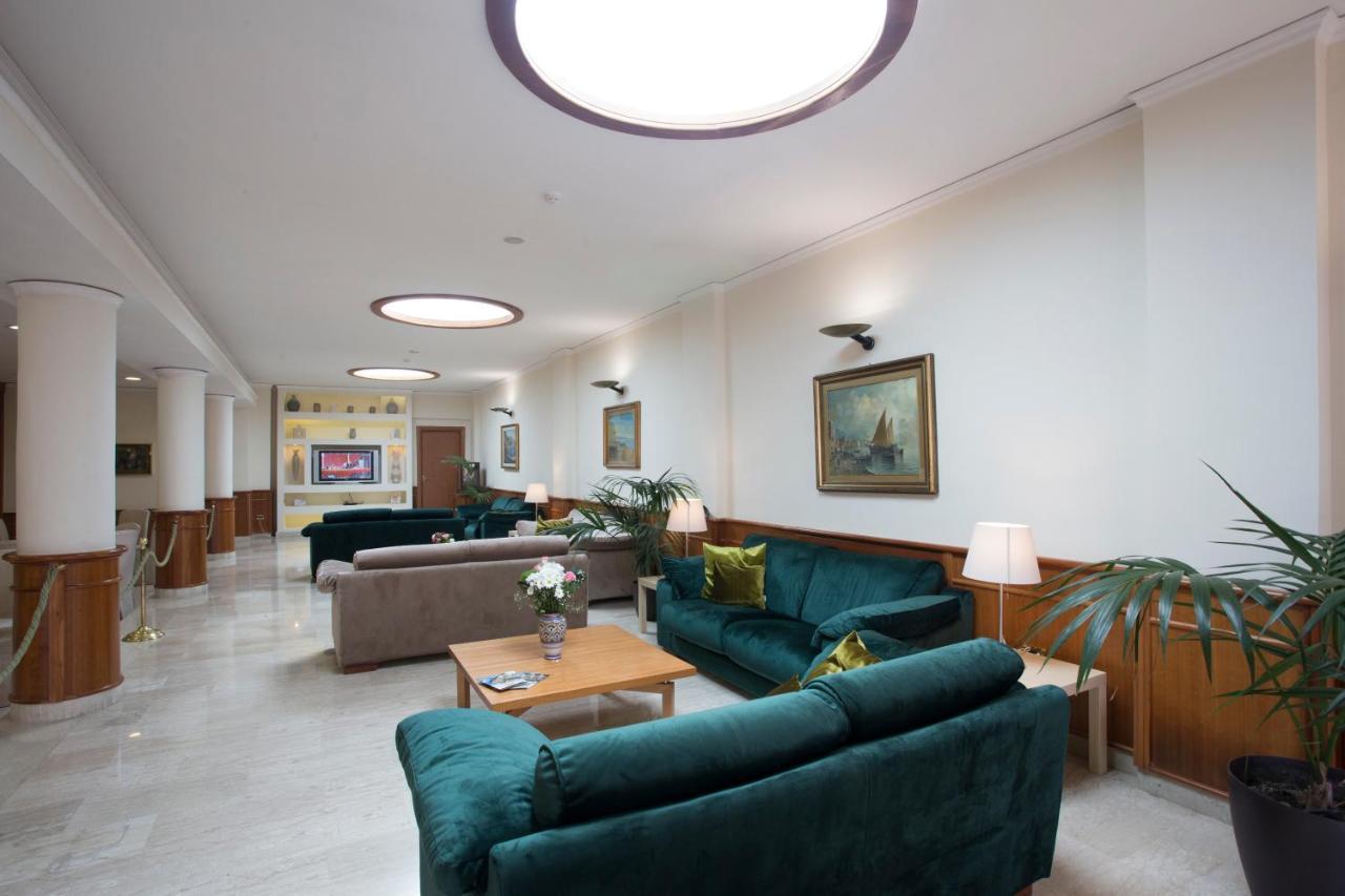 Hotel Villa Serena 카스텔라마레디스타비아 외부 사진