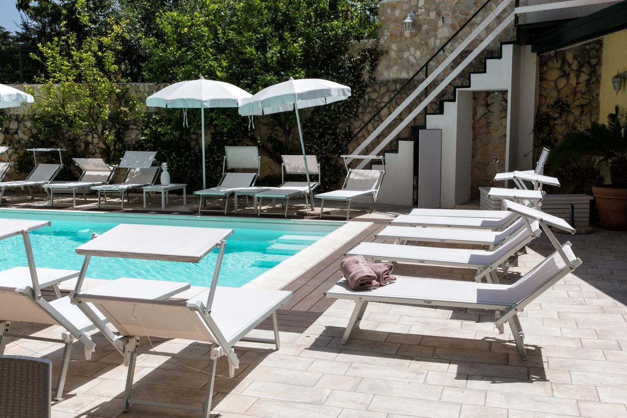 Hotel Villa Serena 카스텔라마레디스타비아 외부 사진