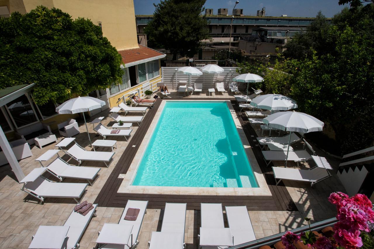 Hotel Villa Serena 카스텔라마레디스타비아 외부 사진