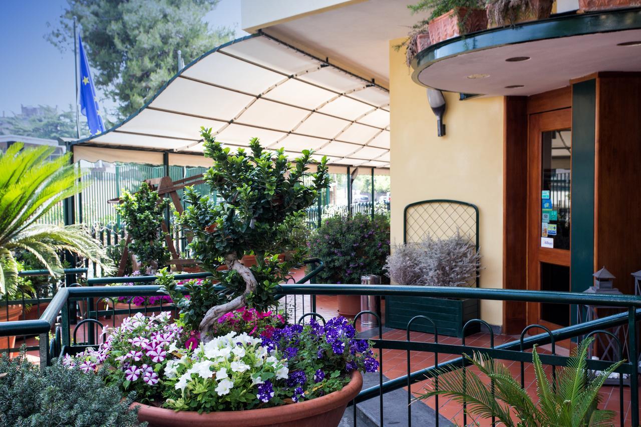 Hotel Villa Serena 카스텔라마레디스타비아 외부 사진