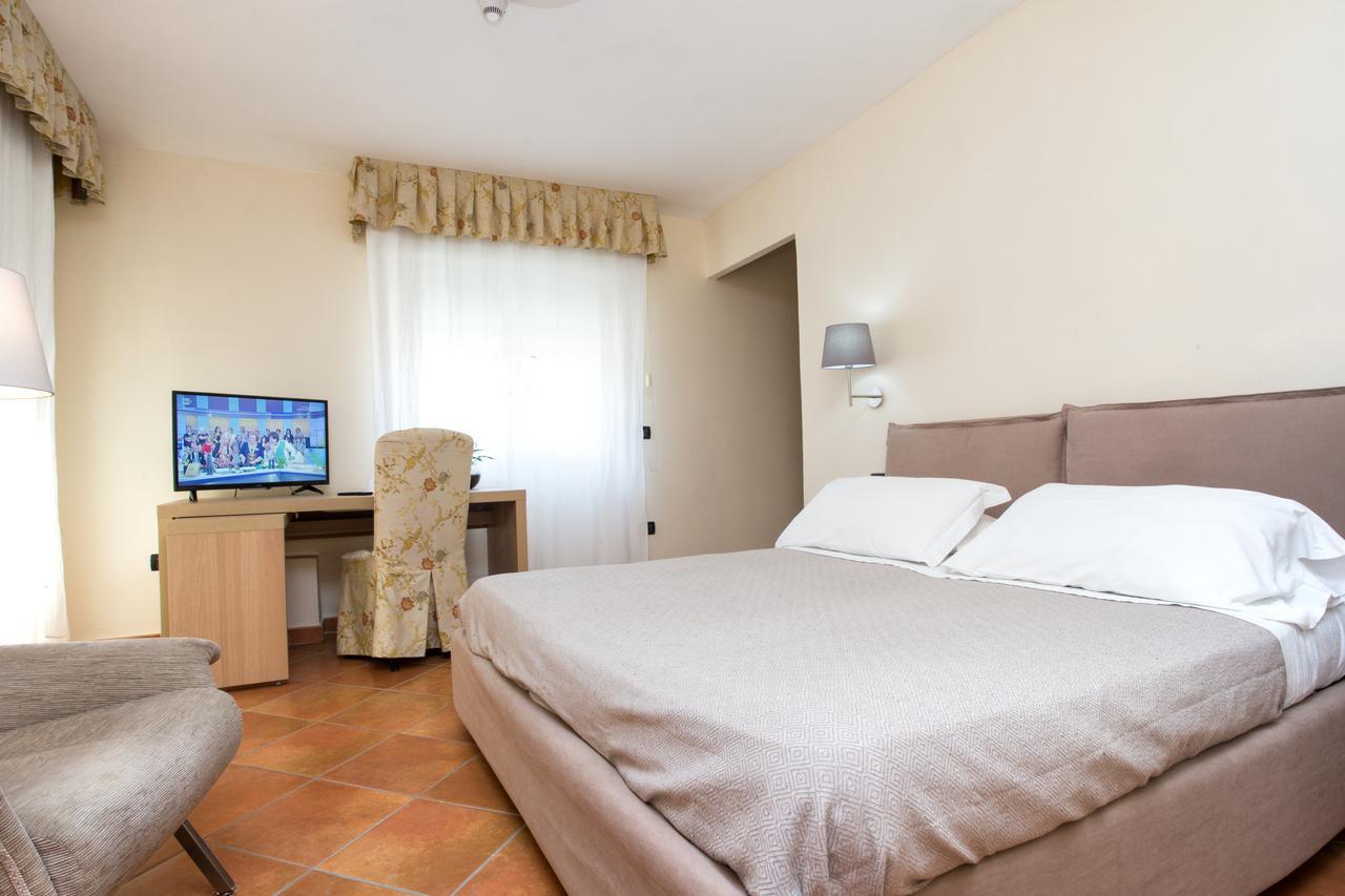 Hotel Villa Serena 카스텔라마레디스타비아 외부 사진