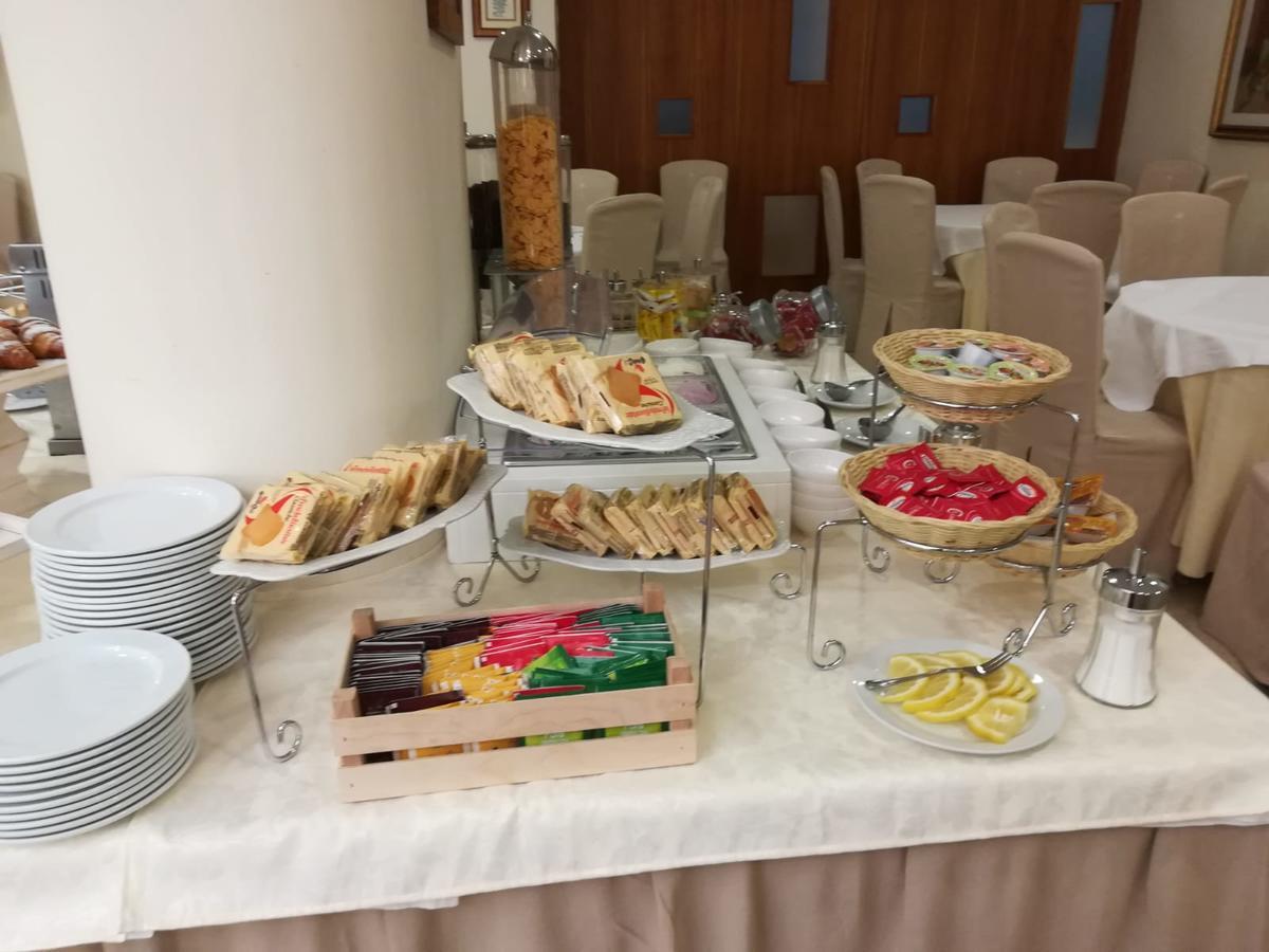 Hotel Villa Serena 카스텔라마레디스타비아 외부 사진