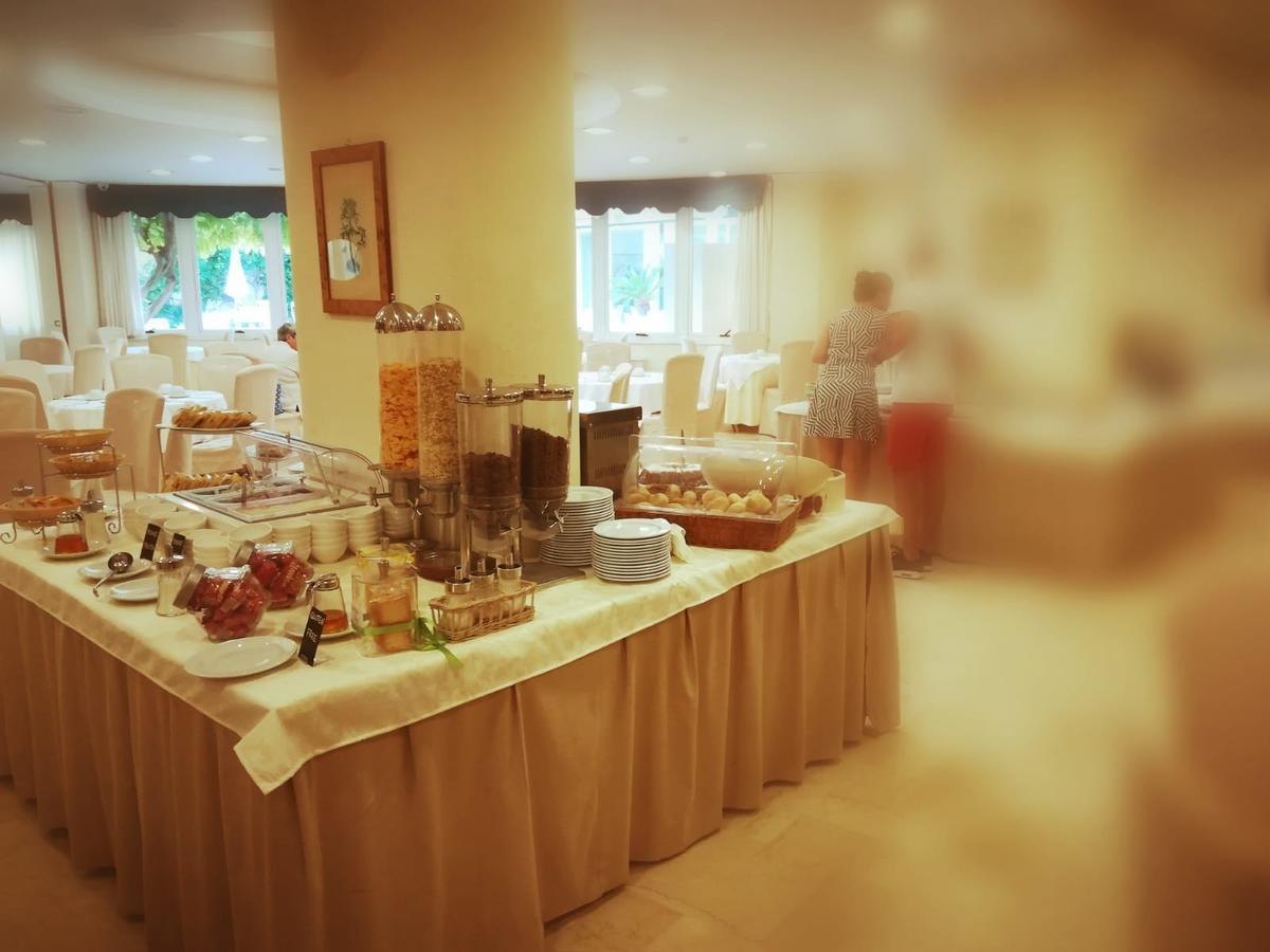Hotel Villa Serena 카스텔라마레디스타비아 외부 사진
